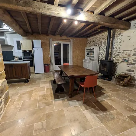 Les Pierres Qui Parlent בית נופש