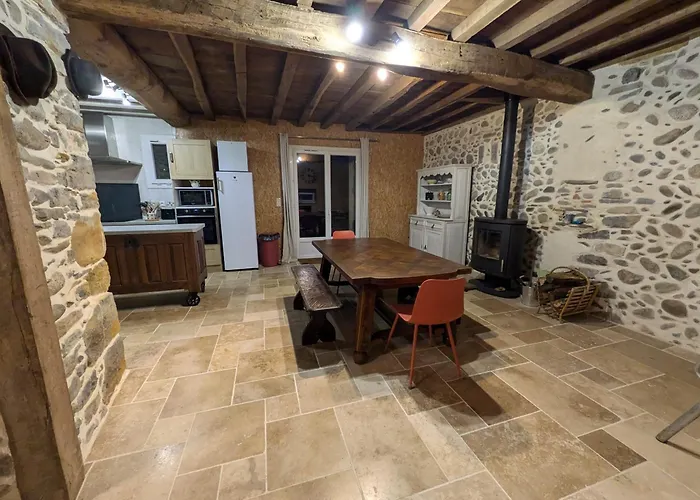 Les Pierres Qui Parlent Nyaraló